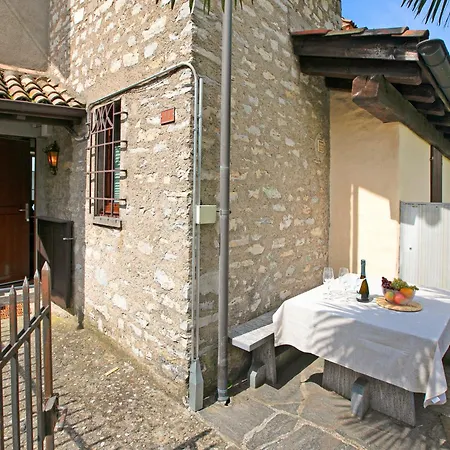 Angelina: Panoramic View House On Monte Bre | Terrace & Balcony - Happy Vakantiehuis Lugano