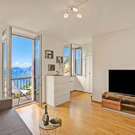 Vakantiehuis Angelina: Panoramic View House On Monte Bre | Terrace & Balcony - Happy Lugano