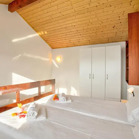 Angelina: Panoramic View House On Monte Bre | Terrace & Balcony - Happy Lugano