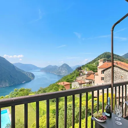 Angelina: Panoramic View House On Monte Bre | Terrace & Balcony - Happy Vakantiehuis Lugano